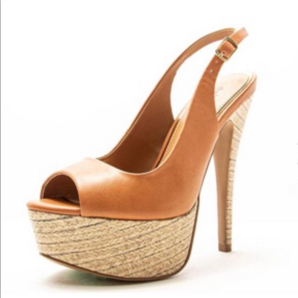 NWB Camel peep toe sling back sandal - Picture 2 of 3